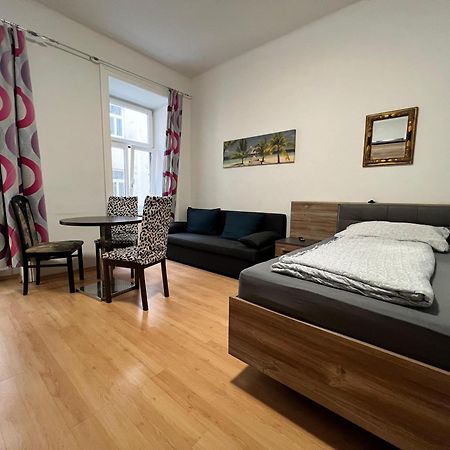 Charming 1Br Apartment Perfect For Long Stays Wien Eksteriør bilde